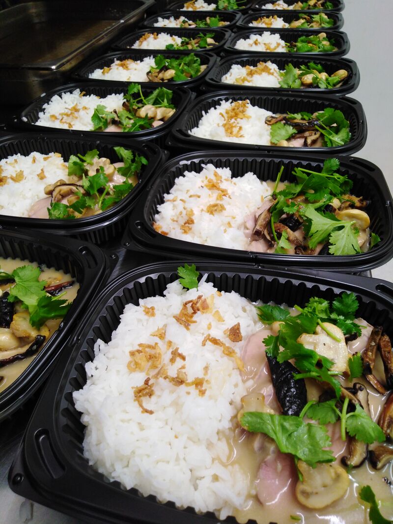 Plat du jour du 11 mars
filet mignon aux champignons de paris et shiitake grillé, crème a la sauce soja et riz thaï.
8.50 €