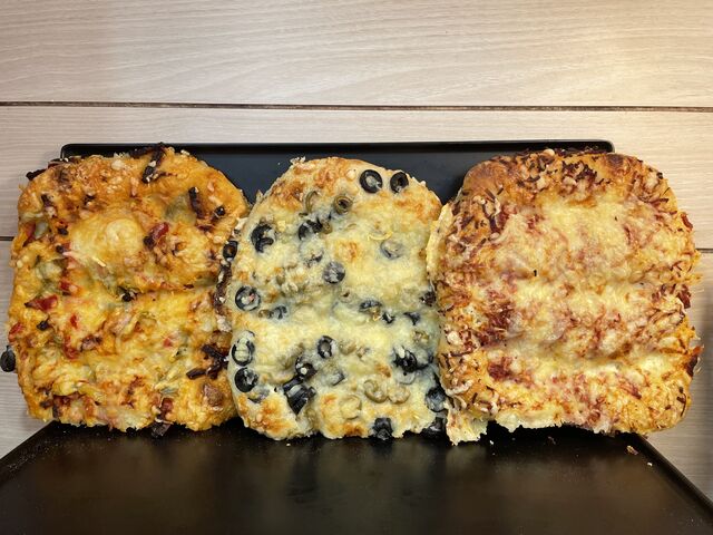 Fougasses lardons, olives ou chorizo poivrons 