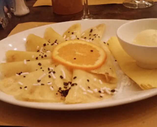 carpaccio di ananas con gelato