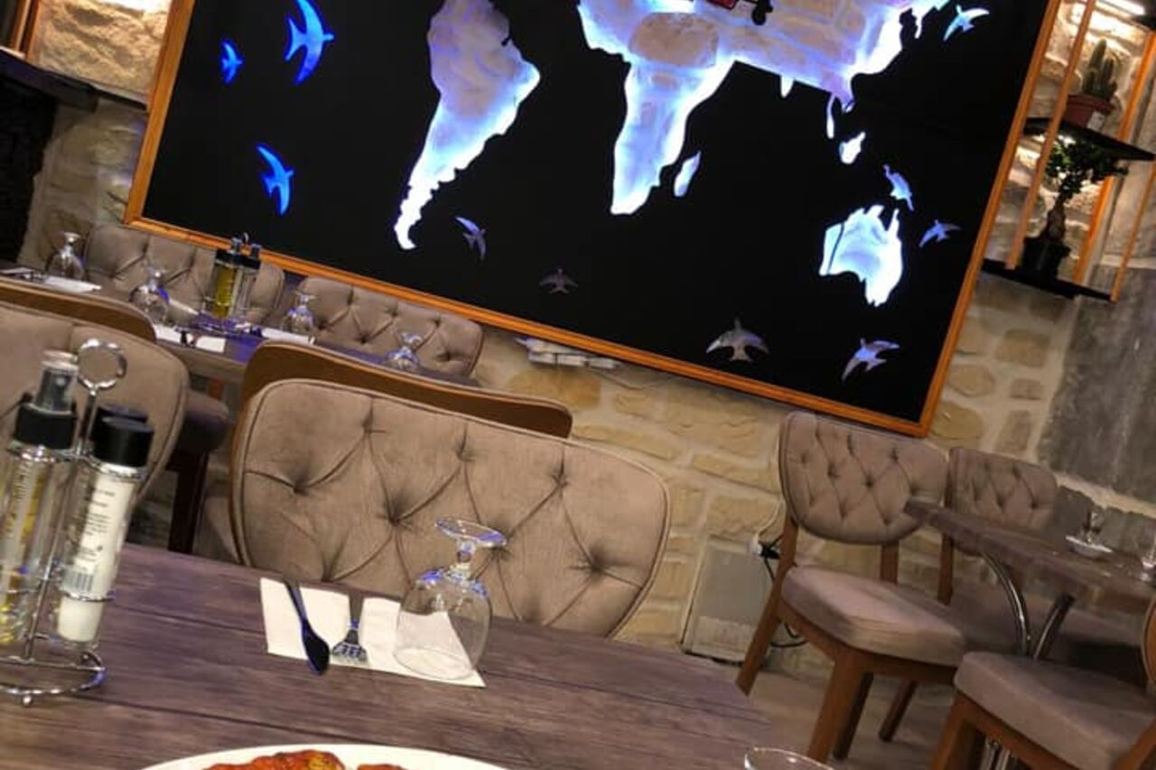 ⚜️Restaurant Beyzade Grill & Pide⚜️ Nous vous proposons le savoureux « Firin Beyti Sarma» qui est disponibles dans votre restaurant pour différents viande.