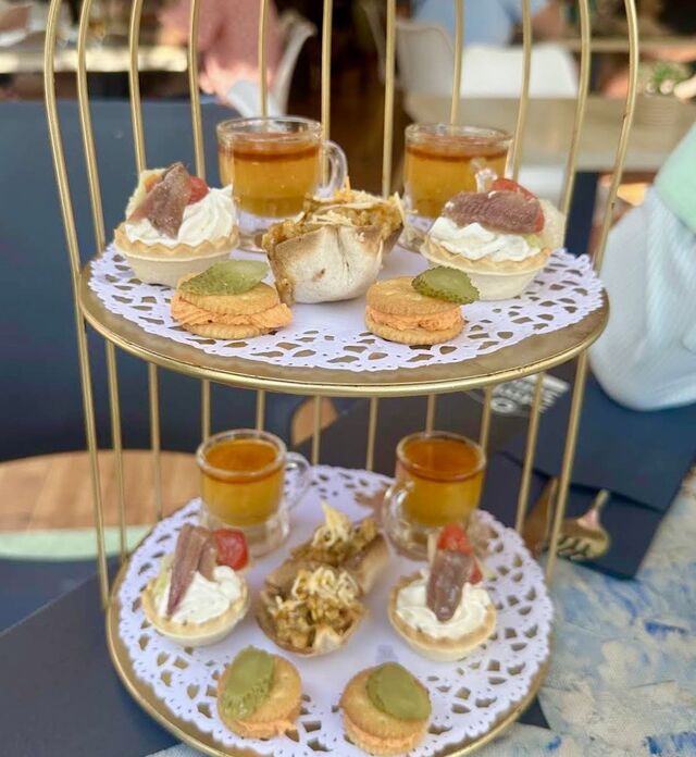 Canapés gratis en cada comida 