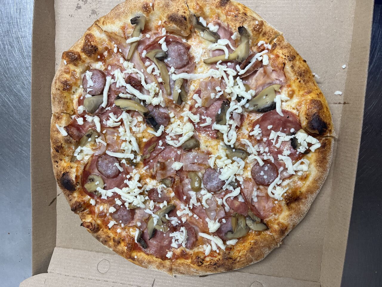 Pizza Quattro Carni (4 feluri de carne)