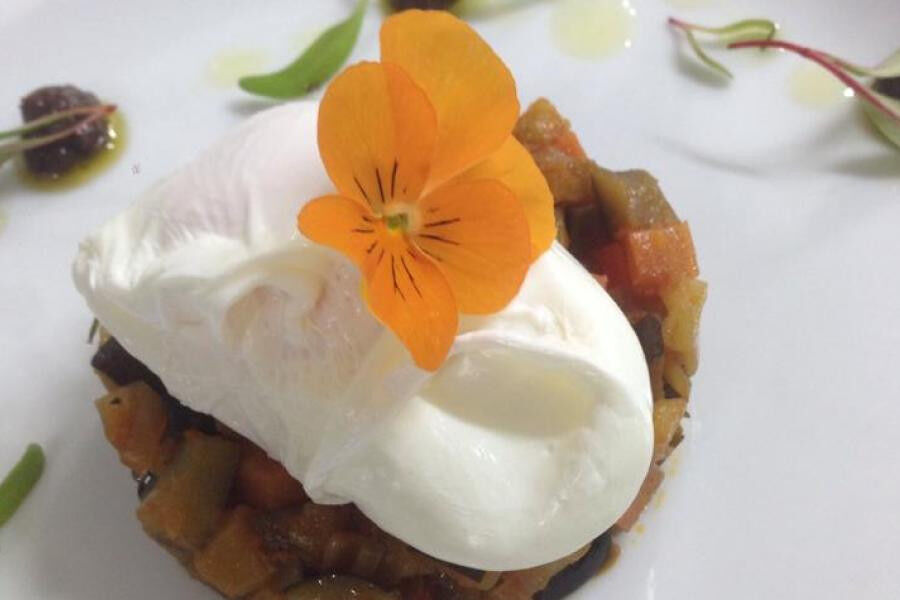 Ovo BT com Legumes Salteados