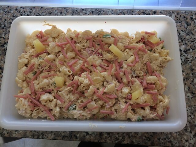 ENSALADA FRÍA POLLO, PIÑA, JAMÓN Y VEGETALES 