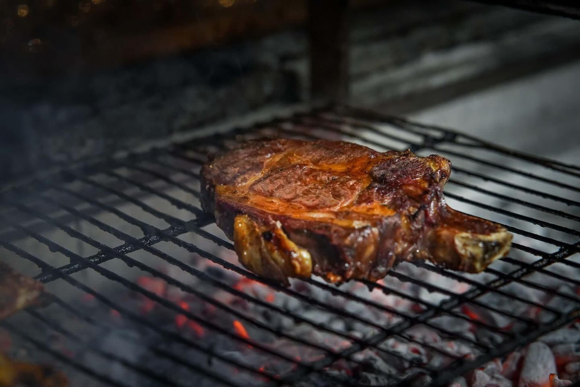 "TAGLI DI CARNE SELEZIONATI: UN VIAGGIO NEL GUSTO"