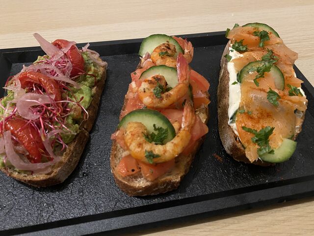 Petit apéro avec des minis tartines !!!