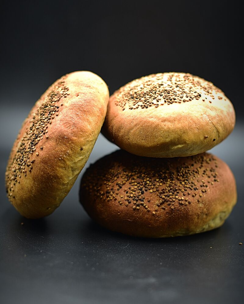 Pains burger farine de la ferme de courberonne et quinoa soufflé de Seine et Marne 