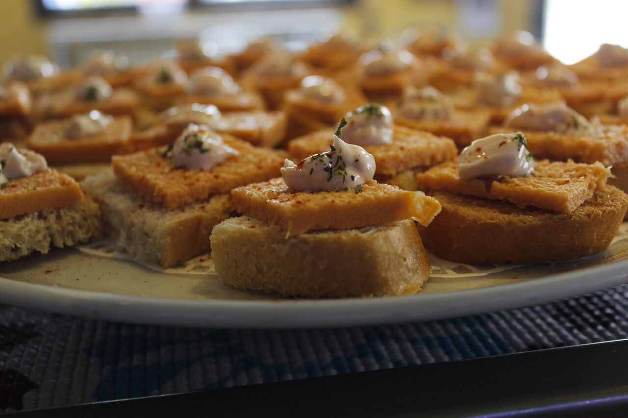 Tapitas de pastel de cabracho