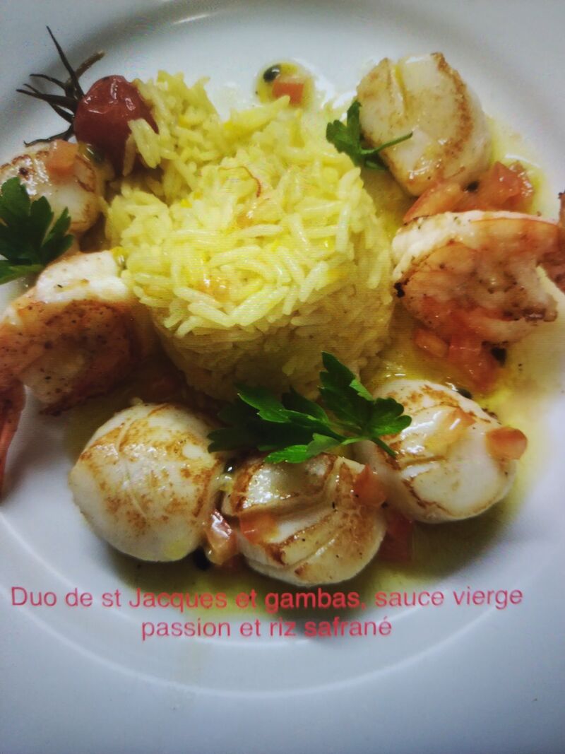 DUO DE ST JACQUES ET GAMBAS