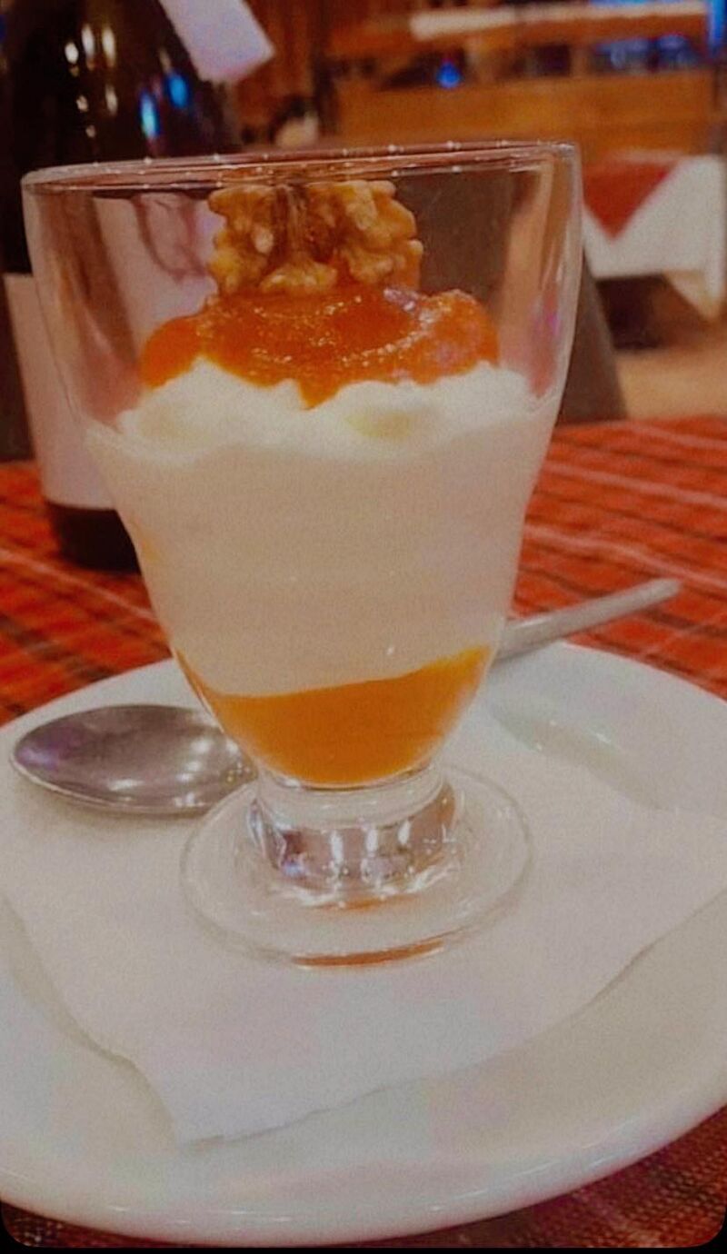Espuma de Requeijão com Doce de Abobora - Doce da Casa