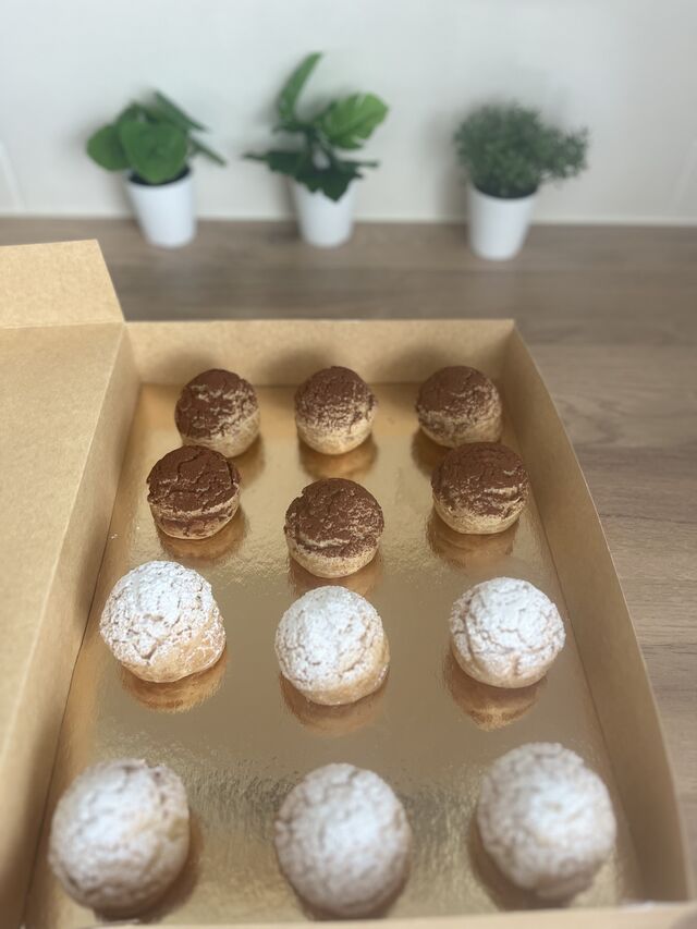 Boîte de choux chantilly (vanille des îles / chocolat noir)