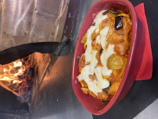 Orecchiette ai 5 colori con sugo di melanzane e pancetta 
