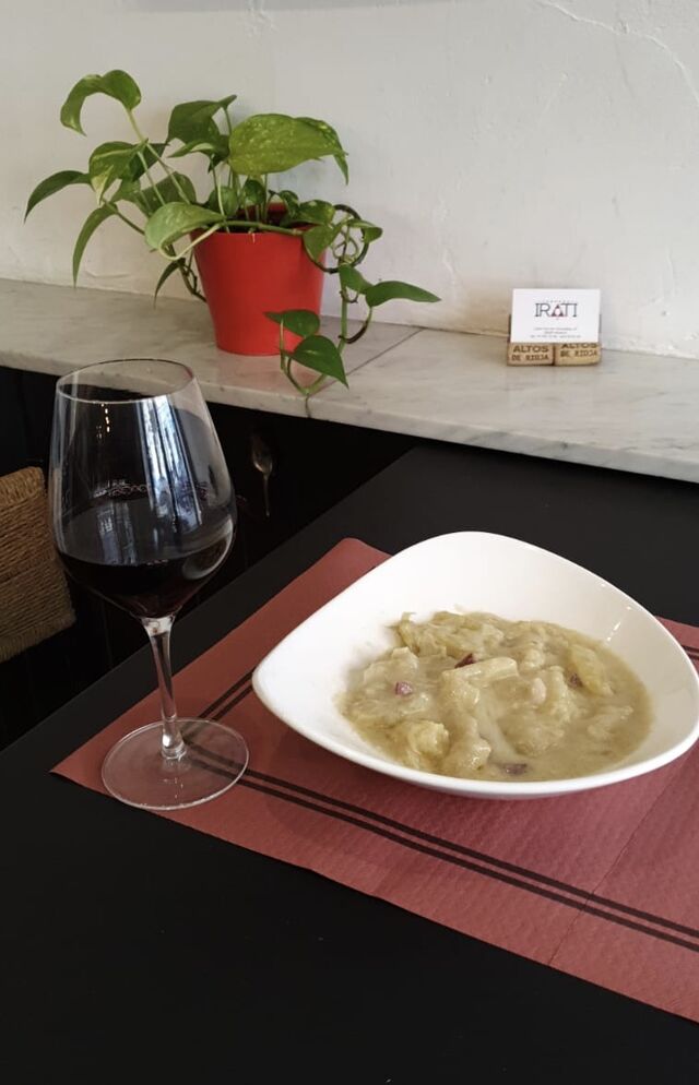 Cardo con almendras y Jamón Ibérico 