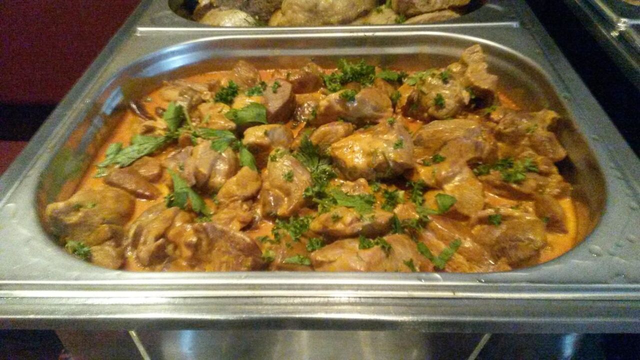 Pute in tomate-sahne Souse
Индейка в томатно сливочном соусе