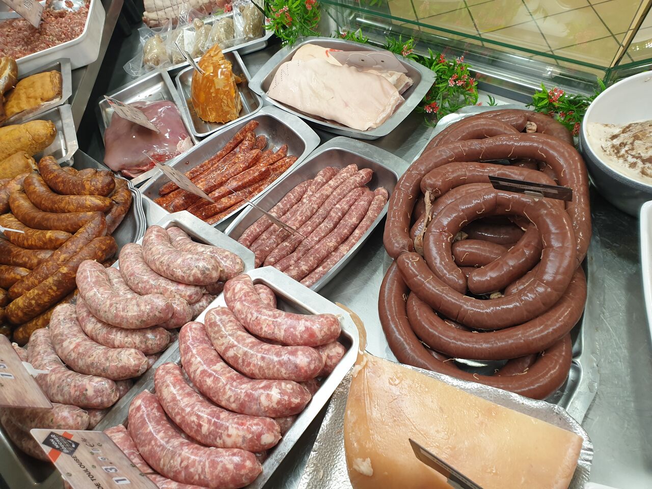 Boudin noir, chipolatas, saucisses, merguez maison