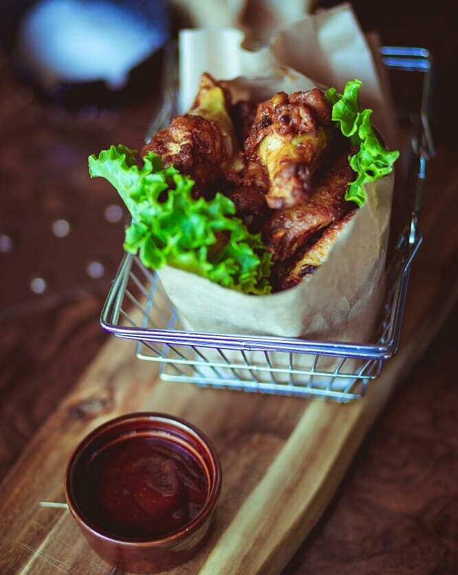 Chicken wings.. croccanti alette di pollo servite con salsa BBQ! ?
