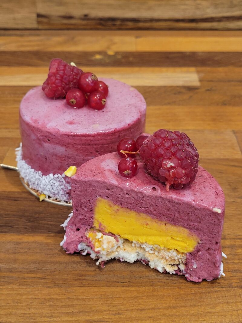 ENTREMET CASSIS MANGUE COCO