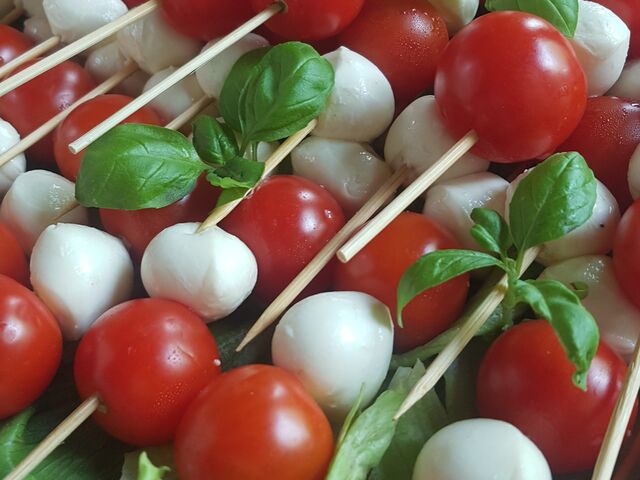 Tomaten Mozzarella Spieße