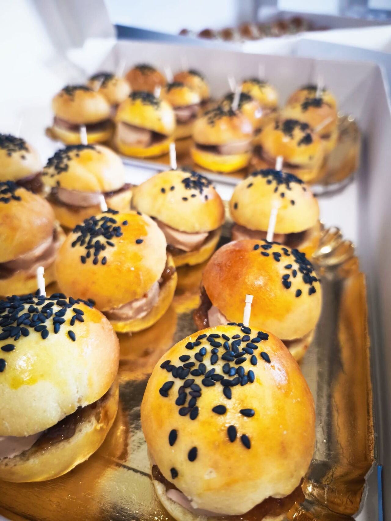 Mini-burgers foie-gras et chutney de figues au cumin