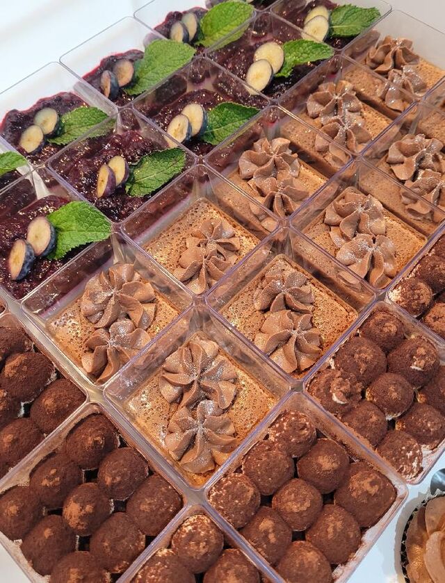 Skleničkové dezerty - tiramisu, čokoládová pěna a panna cotta