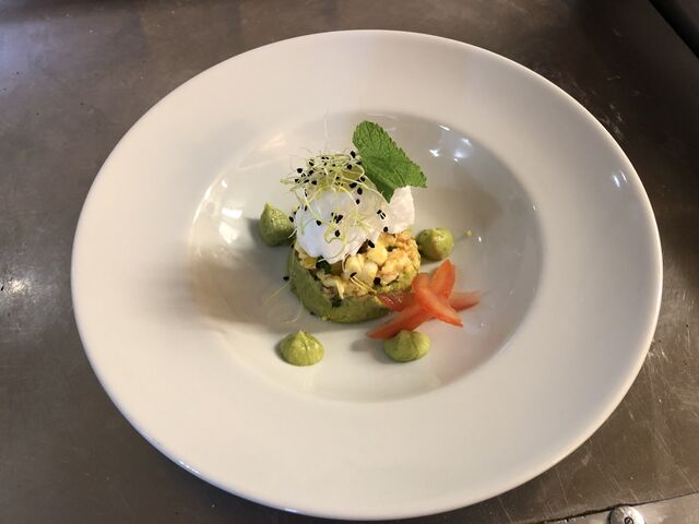 Entrée du menu à 14,90€:
La timbale exotique...