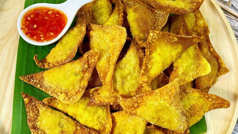 Geaw Tod (ravioles frites garnies) : poulet ou crevette