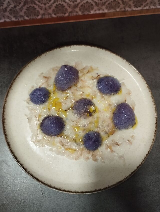 Carpaccio de gambas con limón violeta 