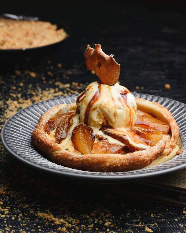 Tarta Tatin con helado de vainilla