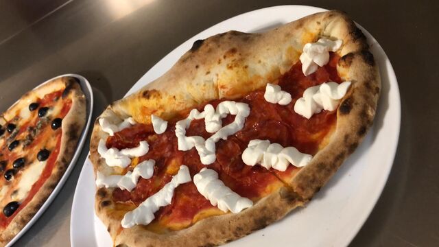 Porto salvo
Metà pizza e metà calzone