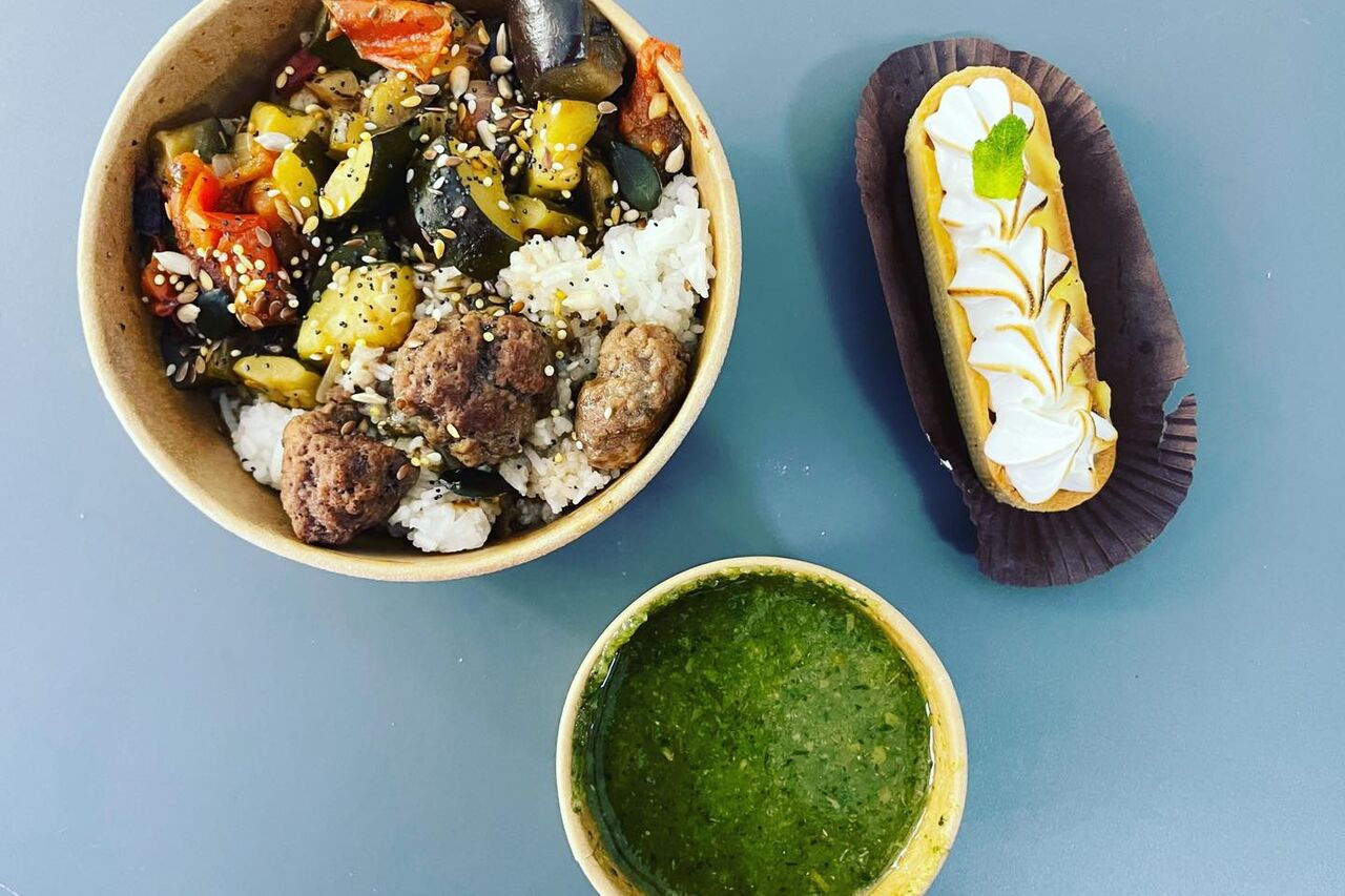 Smoothie super Kale (riche en calcium) ; Bowl riz blanc ratatouille et boulettes de bœuf ; Tartelette Mojito