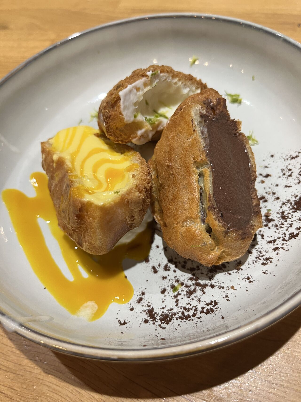 Trilogie de chou (citron, mangue, cacao) 