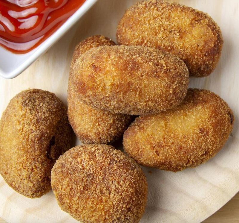 Croquetas de pollo o de jamón: 4 Unidades -Precio: 4,50€)