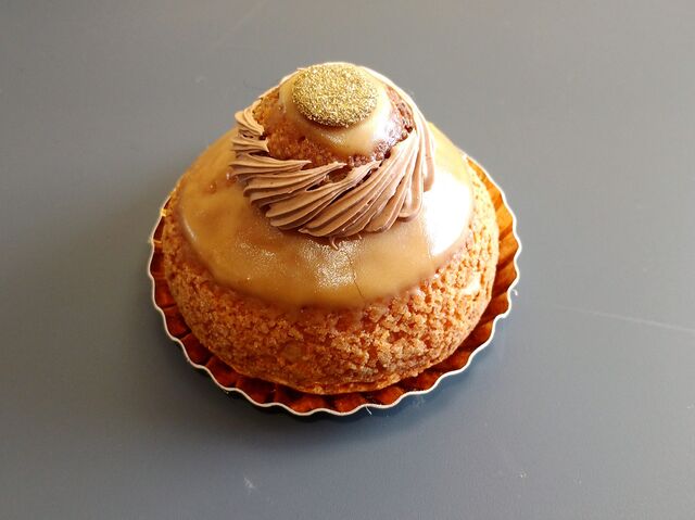 La religieuse au café