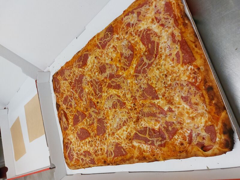 Familienpizza Salami
22,90€