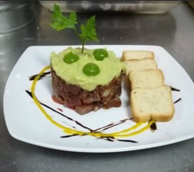 Al rico Tartar de Atun con Aguacate