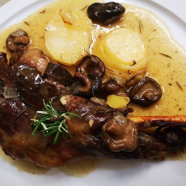 Ternasco al horno con patata i setas