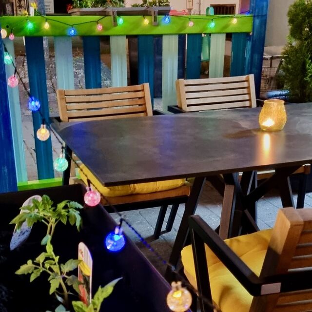 Außenbereich vorne Abend