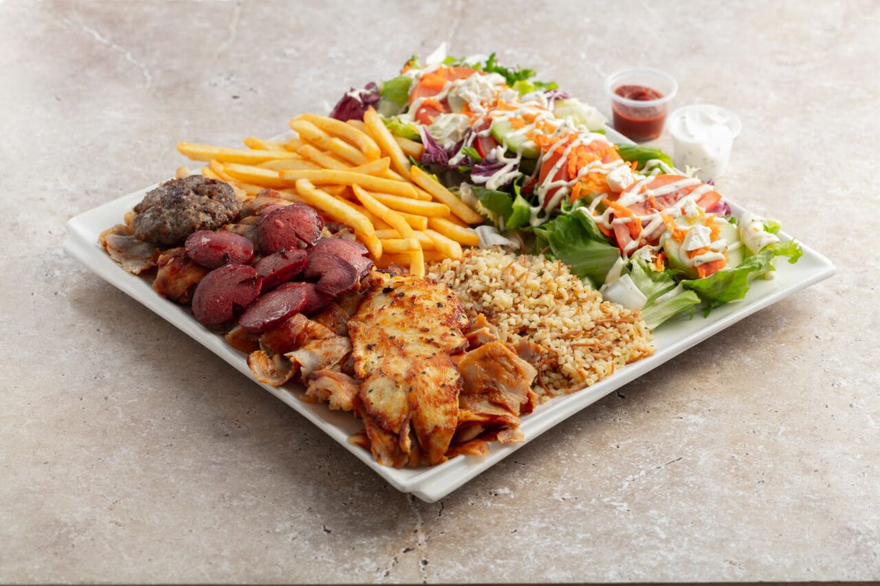 Assiette Planete (Agneau remplacé par du Soudjouk) sur cette photo 