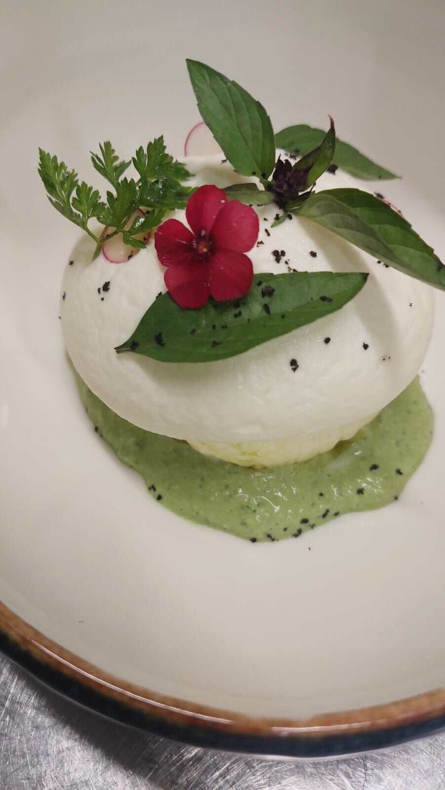 Tomate mozzarella inversée