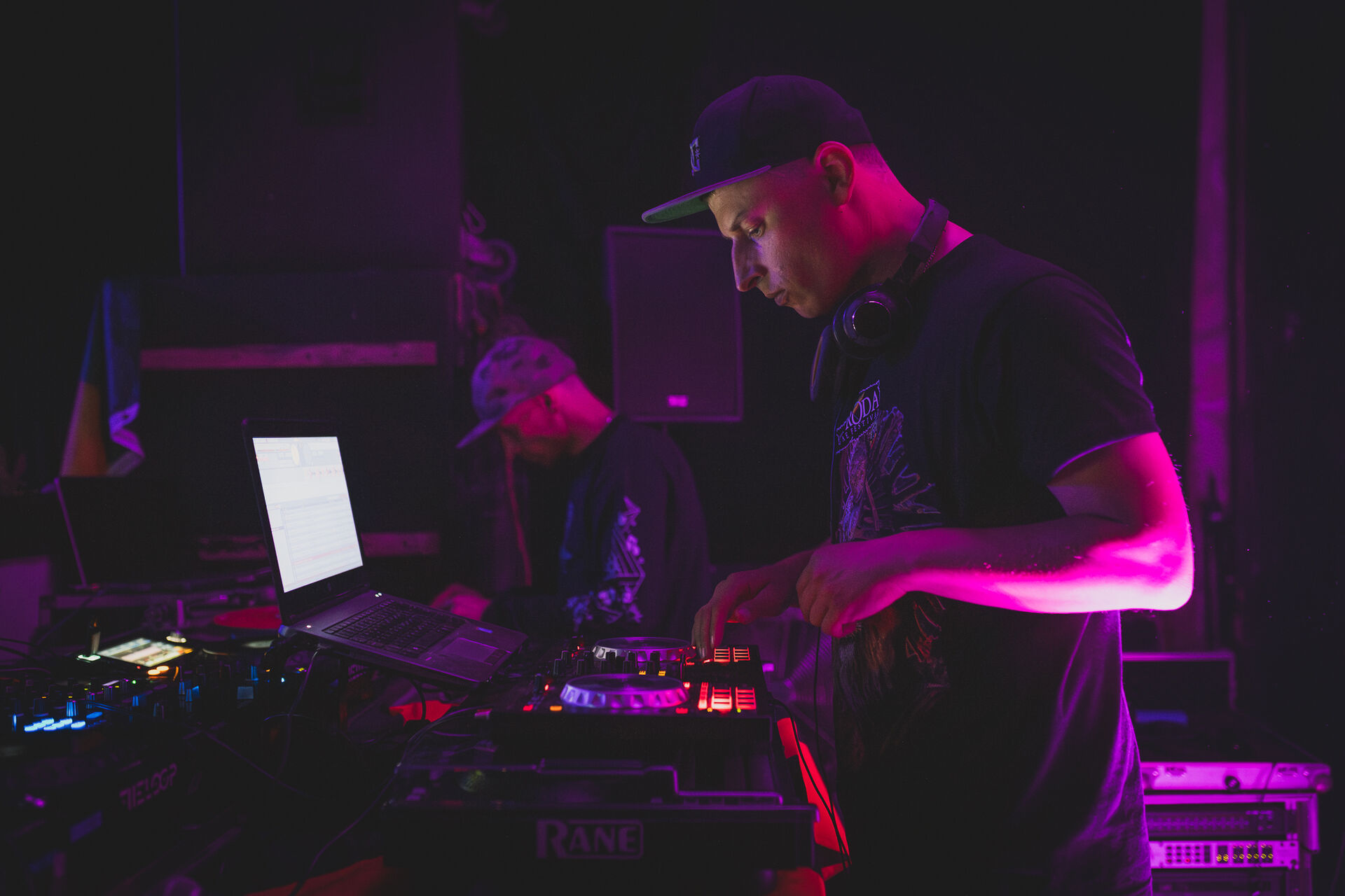 CO SIĘ U NAS DZIEJE?