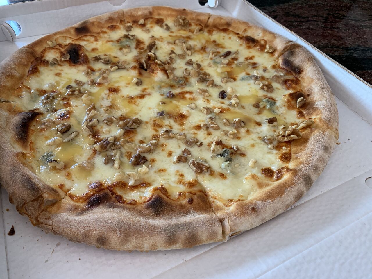 Pizza zola noci e mele