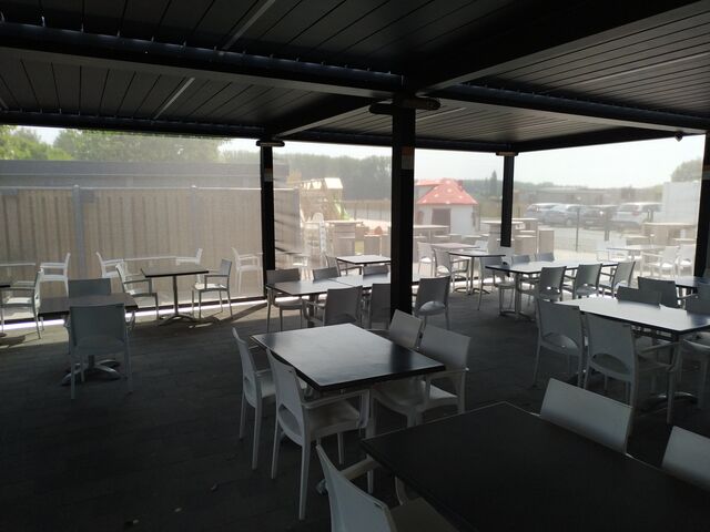 OVERDEKT EN VERWARMD TERRAS