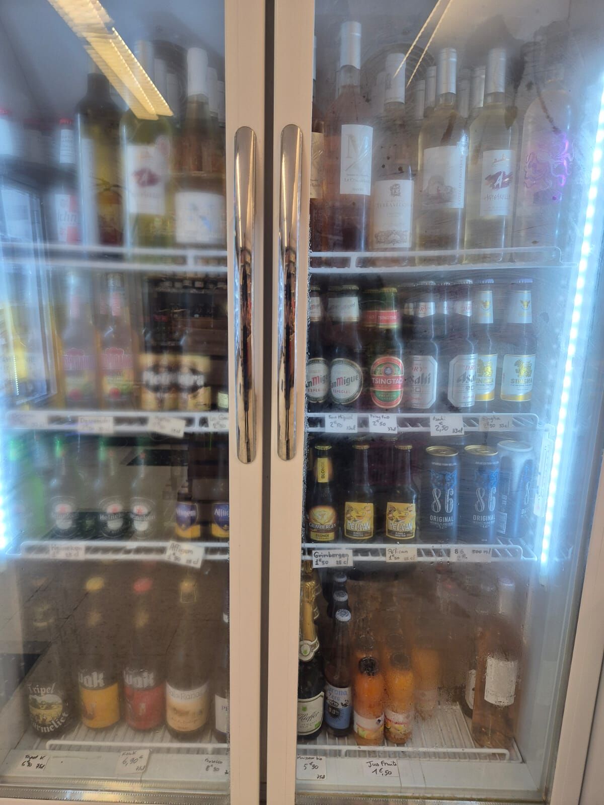 Des bières et vins au frais ❄