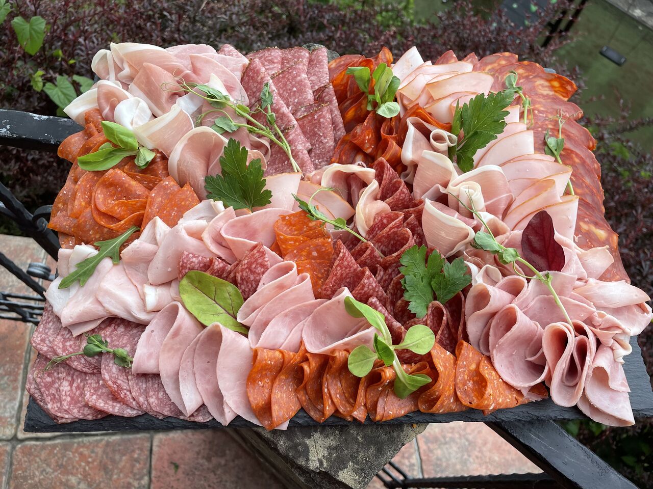 Šunkovo-salámová bridlica 