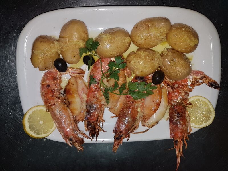 Espetada de lulas com Gambas