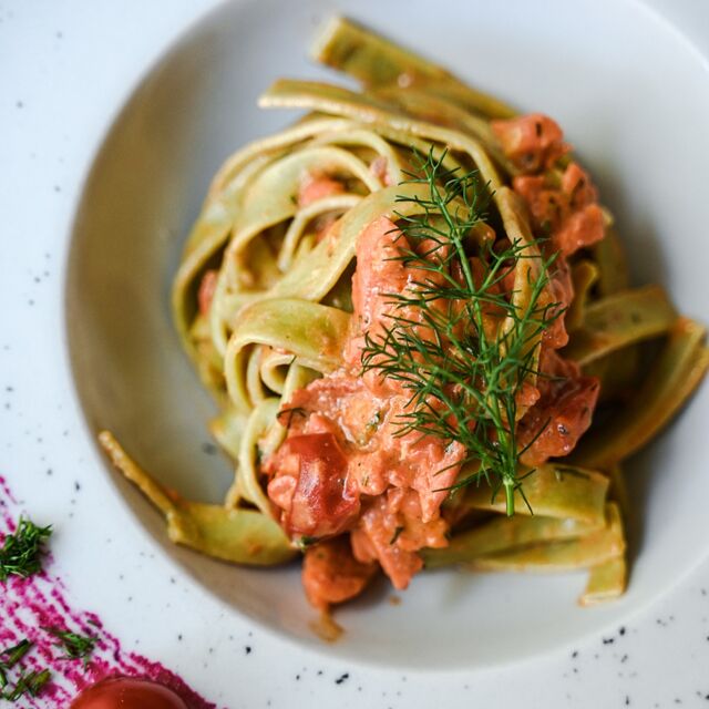 Zelene tagliatelle sa lososom