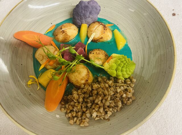 Saint Jacques au curry bleu