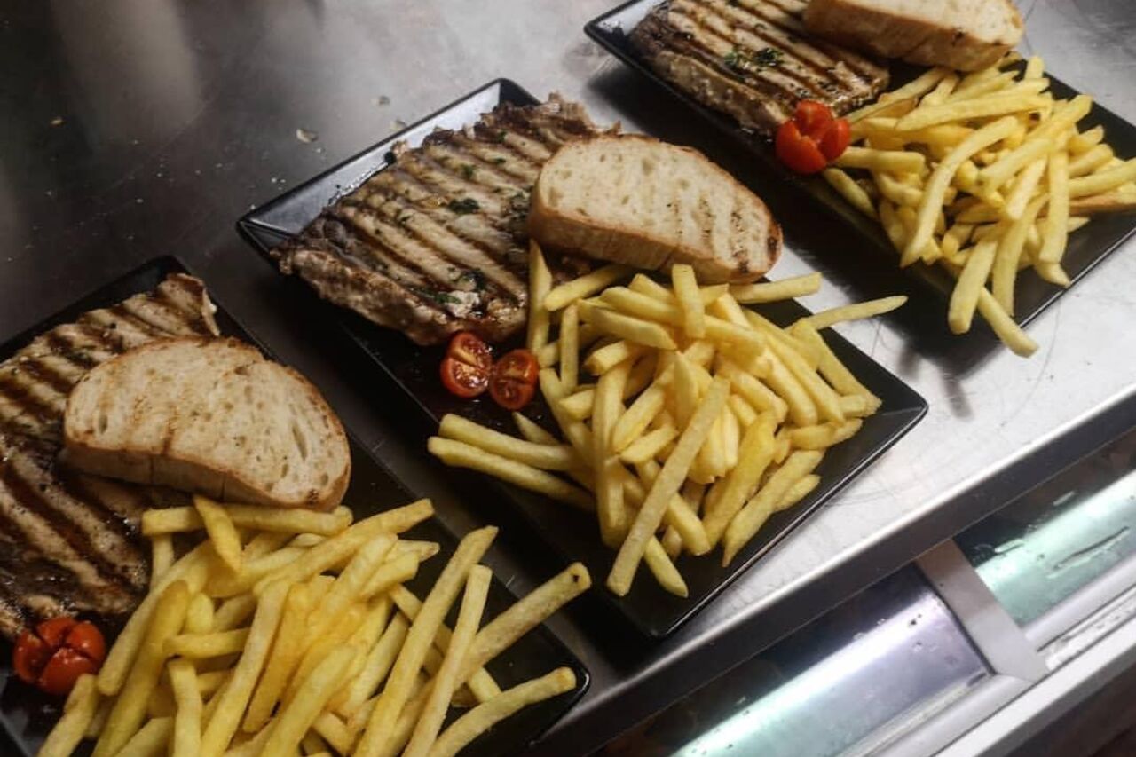 In the mood for a carefree afternoon and don't want to wait long for your food?