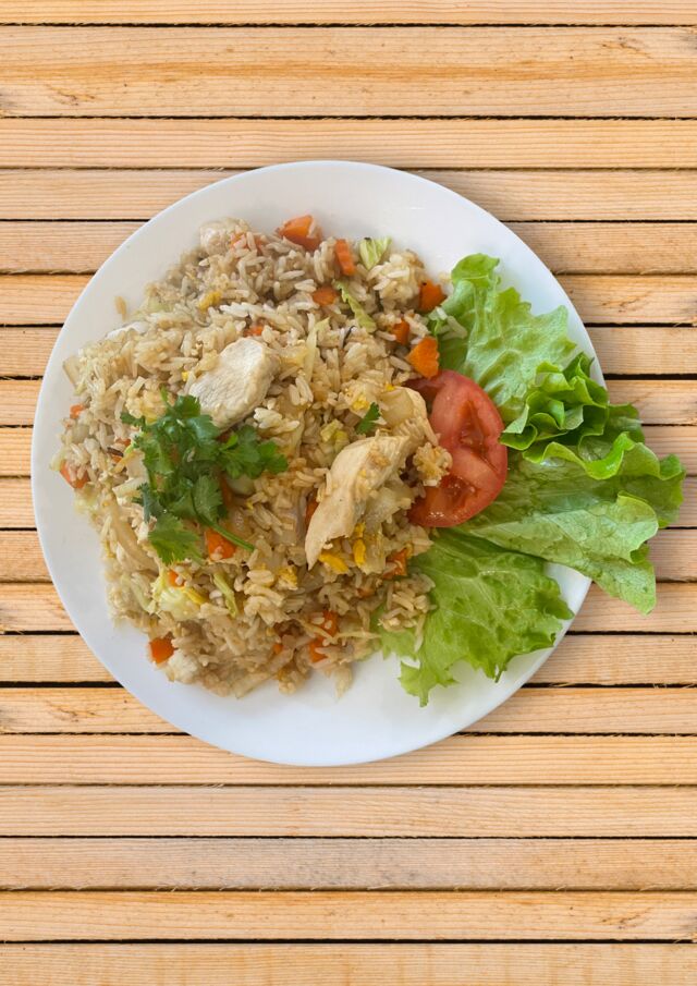 Riz sauté ( +3 euros crevette ou Poulet)