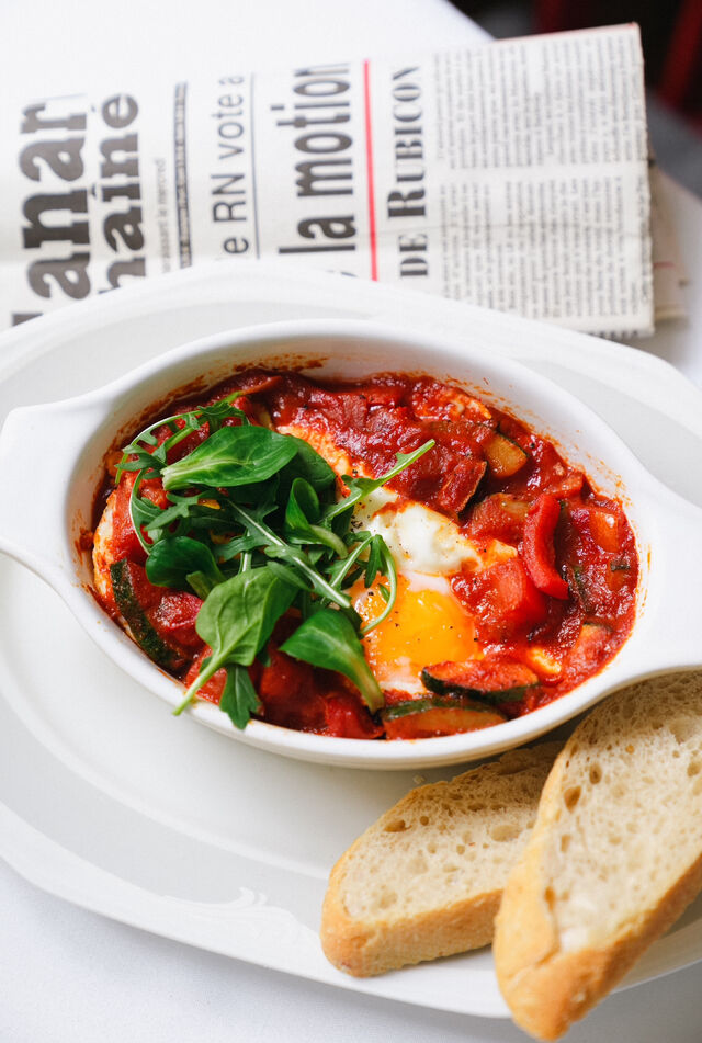 Jajka zapieczone z warzywami Ratatouille 